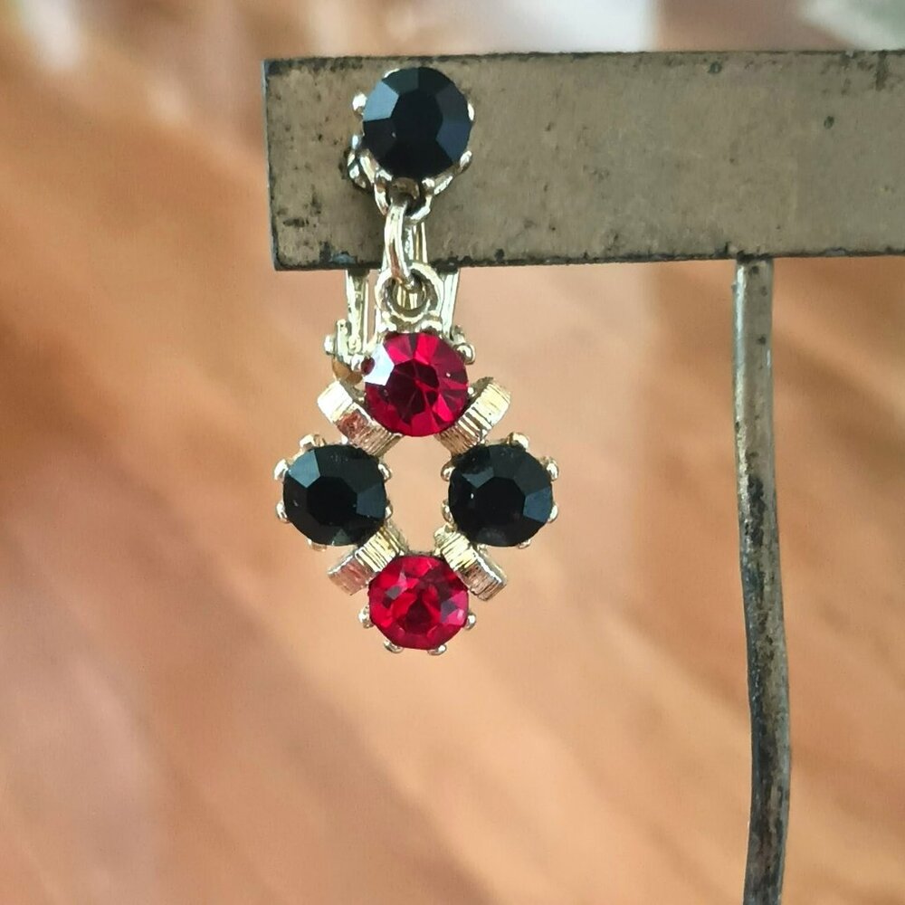 Vintage Multi Color Dangle Earrings Gold Red & Black Triangle Drop Fall Clip-Ons